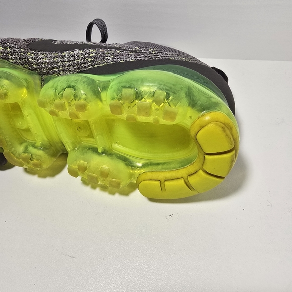 Nike VaporMax Flyknit Men's Gray and Green Running Shoes size 11 - Picture 6 of 16